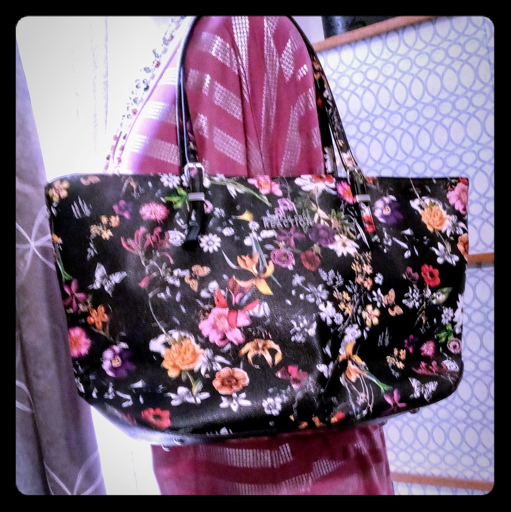 Kenneth Cole purse